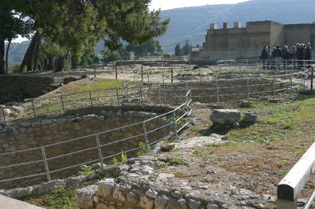Kreta2007-0024 Drie Kouloures: vermoedelijk offerplaatsen